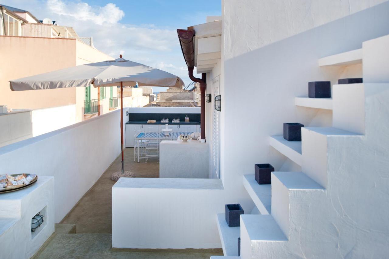 La Casa Dell'Arancio Bed & Breakfast Фавиняна Екстериор снимка